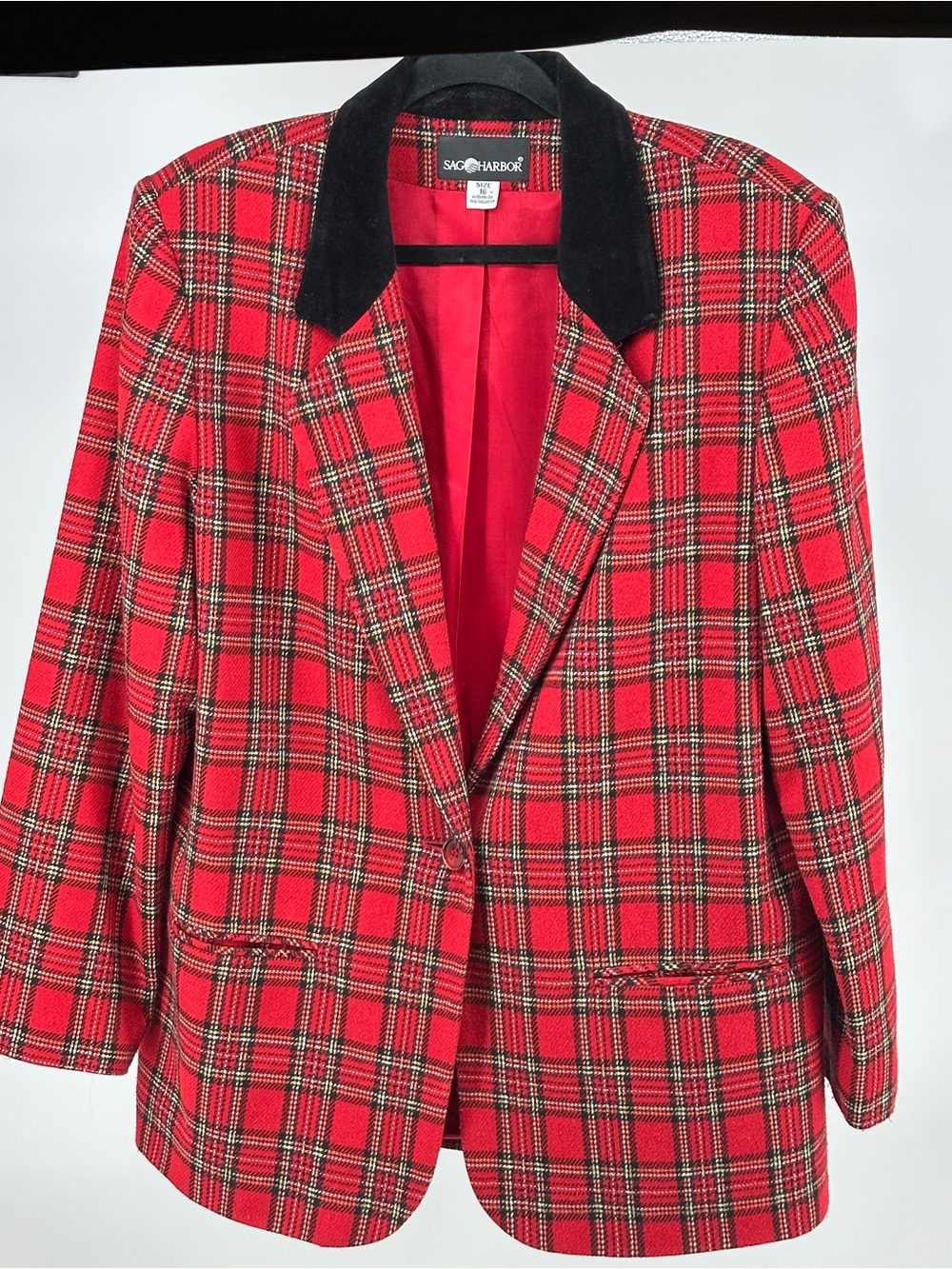 Vintage Women’s 16 Sag Harbor Red Plaid Blazer with Black Velvet Collar Classic